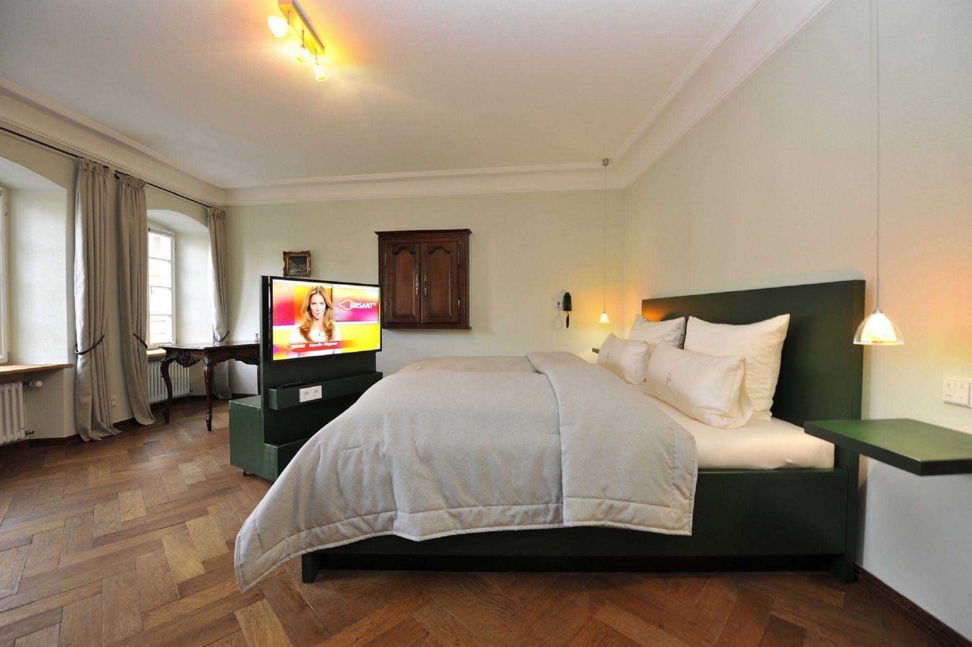 Romantik Hotel Meisenheimer Hof Экстерьер фото